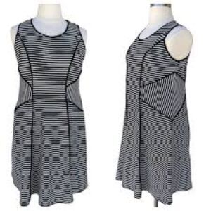 Karen Kane Dress Size 3X  Sleeveless Stretchy Black & White summer office